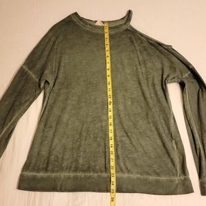 Long sleeve cold shoulder top